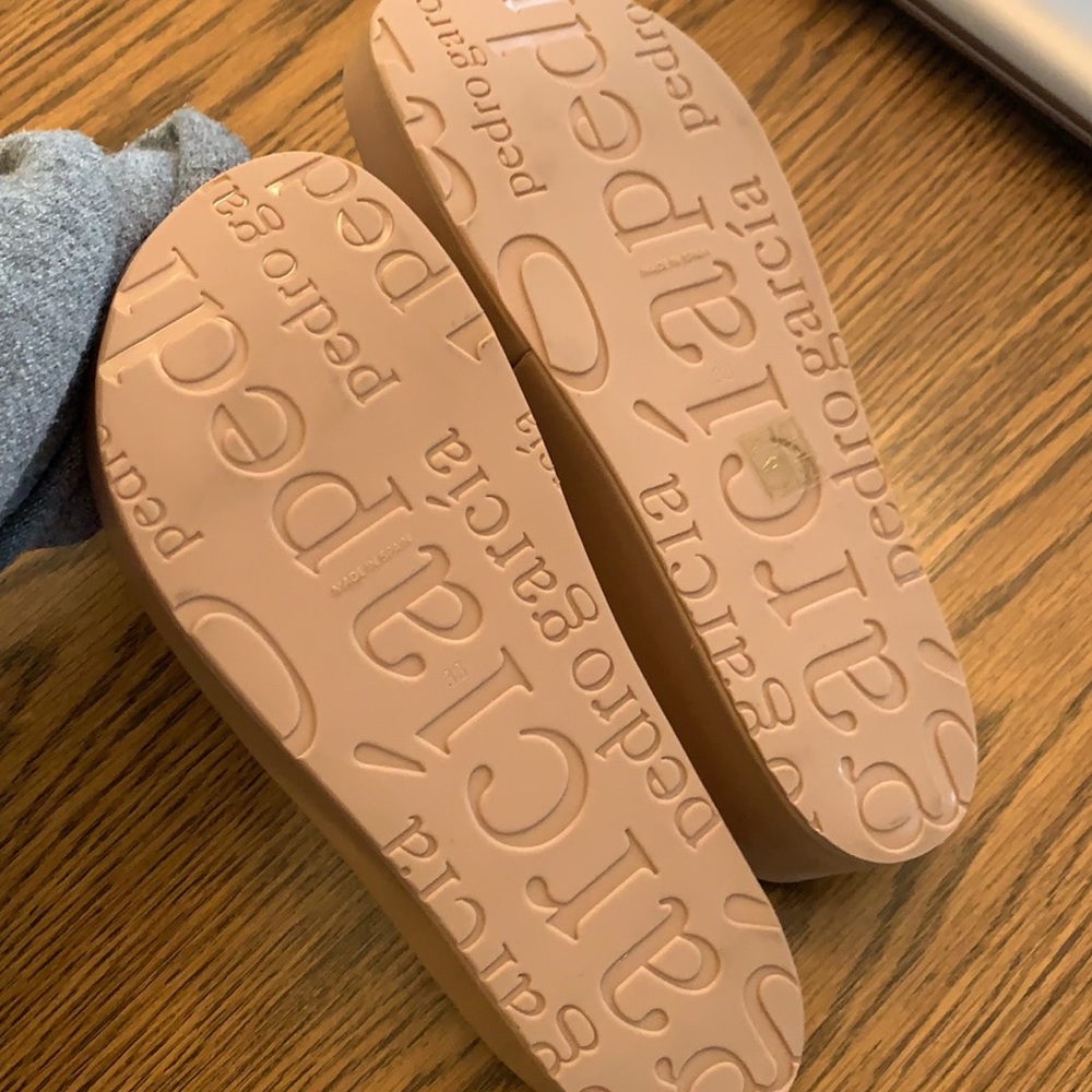 Sandal - Picture 2 of 2